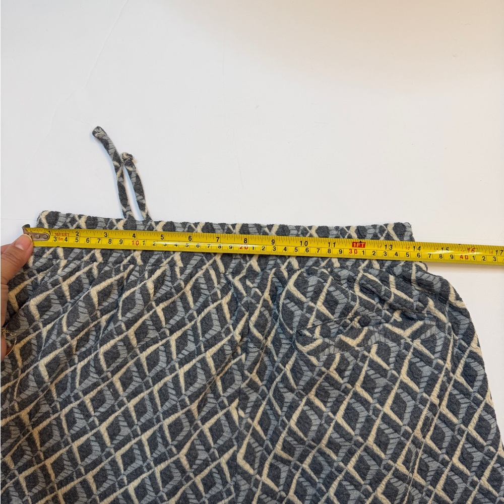 Fleece factory Diamond Pattern Knit Drawstring Shorts - Blue & Cream - Picture 3 of 8